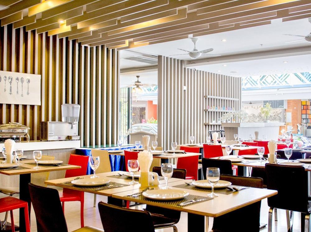 Mirage Express Patong Phuket Hotel Bagian luar foto