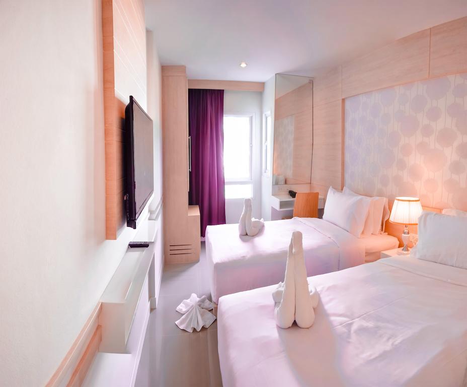Mirage Express Patong Phuket Hotel Bagian luar foto
