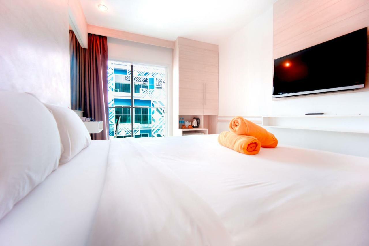Mirage Express Patong Phuket Hotel Bagian luar foto